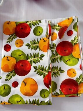 Fruit Print Table Runner and Placemats-  Set NIP 16”x 72”